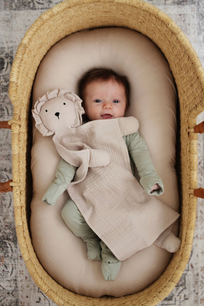 Marlowe & Co - Natural Sand Lion Lovey Blanket